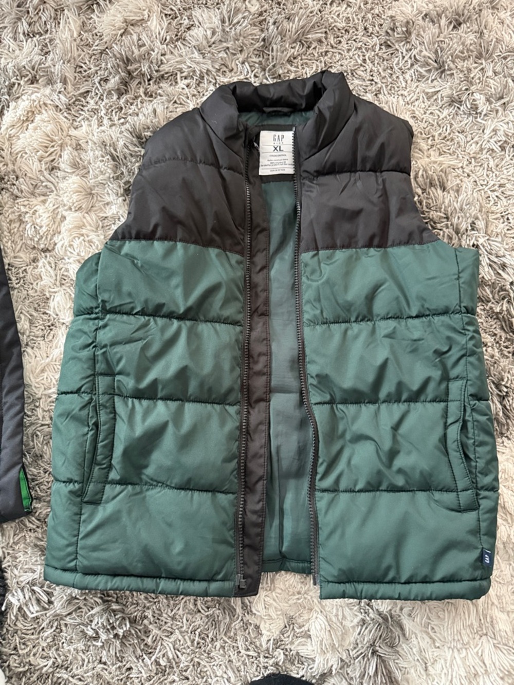 GAP Quilted Vest in Green and Black